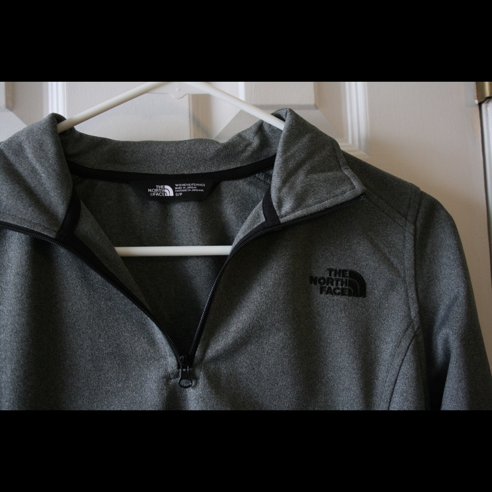 North Face Grey Pullover (NWOT)